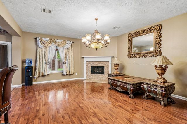 12903 Ravens Chase Lane, Cypress, TX 77429