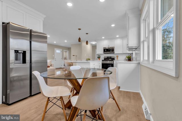 4 DUTCHTOWN RD, Voorhees, NJ 08043