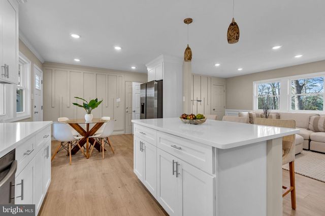 4 DUTCHTOWN RD, Voorhees, NJ 08043