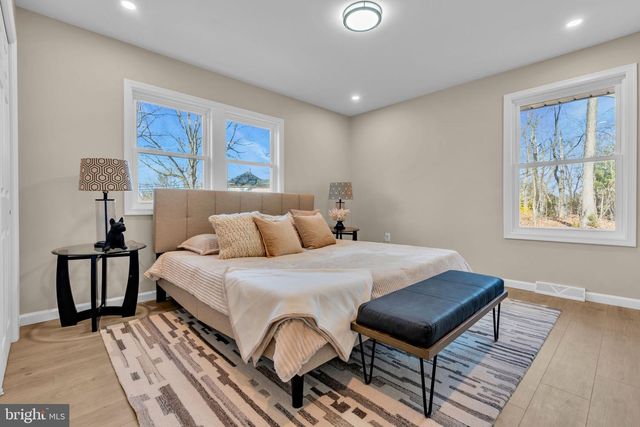 4 DUTCHTOWN RD, Voorhees, NJ 08043