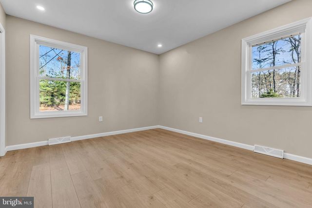 4 DUTCHTOWN RD, Voorhees, NJ 08043