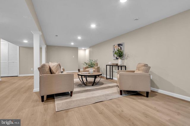 4 DUTCHTOWN RD, Voorhees, NJ 08043