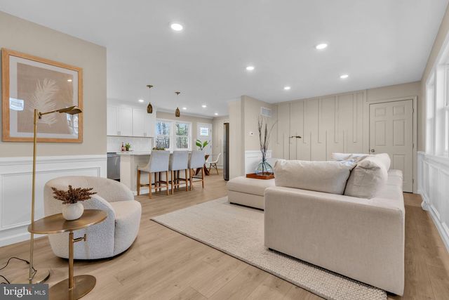 4 DUTCHTOWN RD, Voorhees, NJ 08043