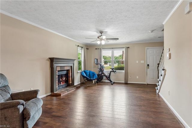 74 Westview DR, Hampton, VA 23666