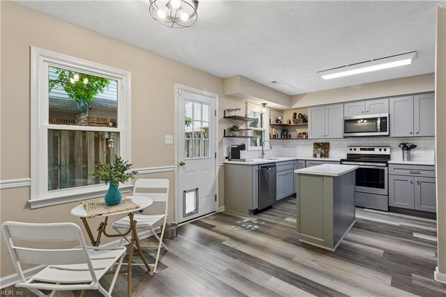 74 Westview DR, Hampton, VA 23666