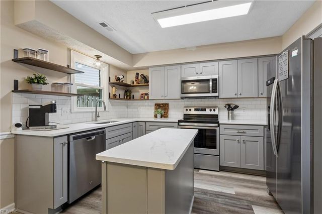 74 Westview DR, Hampton, VA 23666
