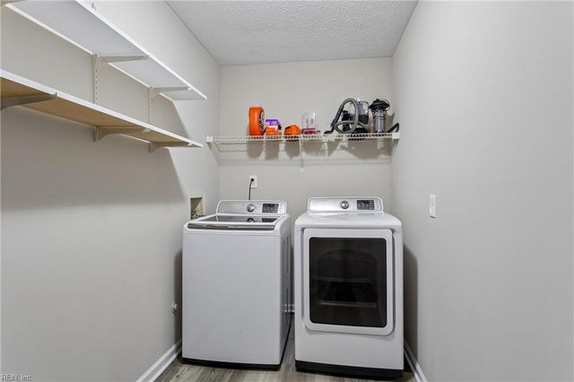 74 Westview DR, Hampton, VA 23666