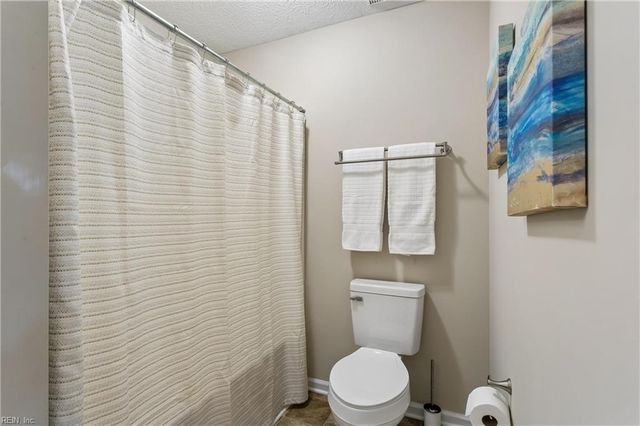 74 Westview DR, Hampton, VA 23666