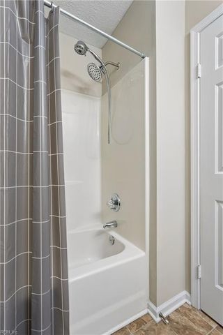 74 Westview DR, Hampton, VA 23666