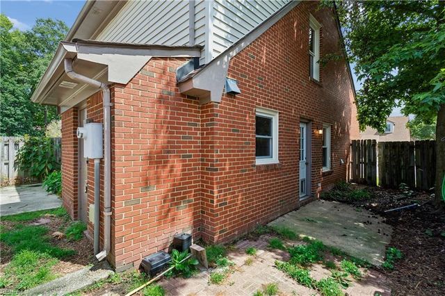 74 Westview DR, Hampton, VA 23666