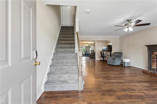 74 Westview DR, Hampton, VA 23666