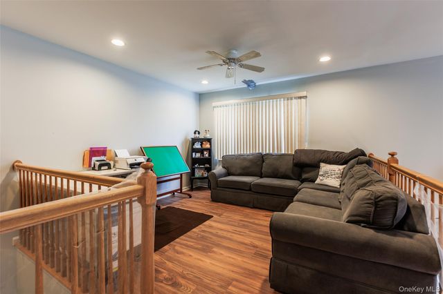 10 Tracie Lane, Middle Island, NY 11953