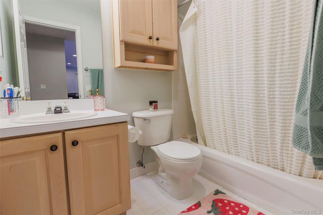 10 Tracie Lane, Middle Island, NY 11953