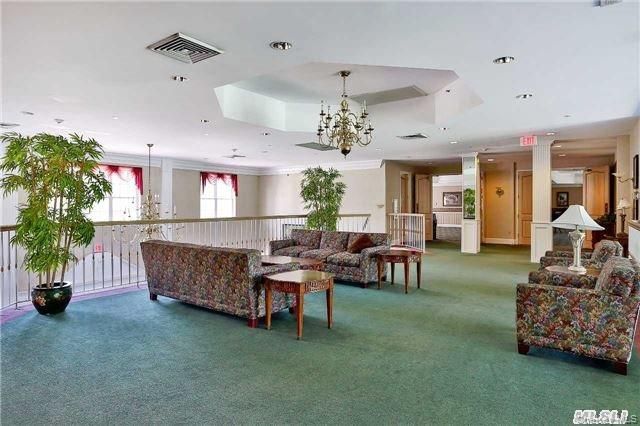 10 Tracie Lane, Middle Island, NY 11953