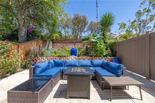 63 Poppyfield Lane, Rancho Santa Margarita, CA 92688