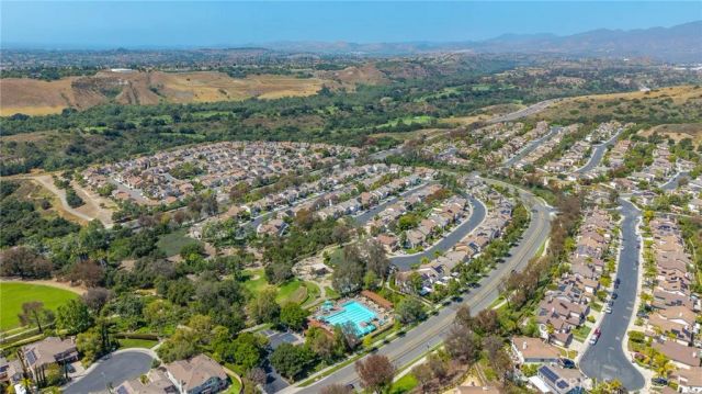 63 Poppyfield Lane, Rancho Santa Margarita, CA 92688