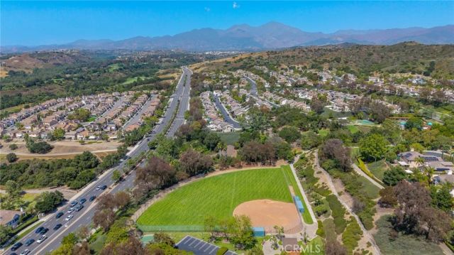 63 Poppyfield Lane, Rancho Santa Margarita, CA 92688