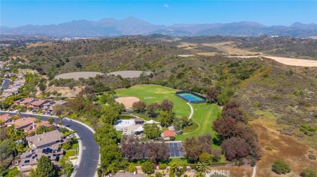 63 Poppyfield Lane, Rancho Santa Margarita, CA 92688