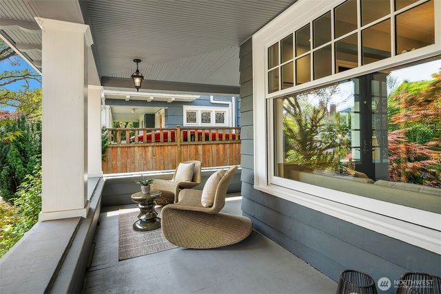 2833 10th Avenue E, Seattle, WA 98102