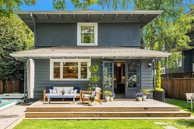 2833 10th Avenue E, Seattle, WA 98102