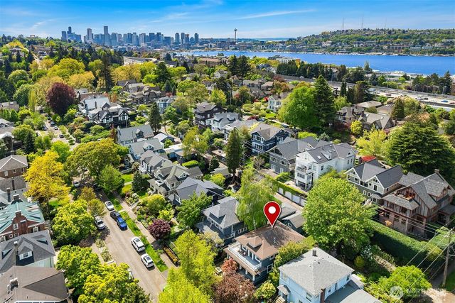 2833 10th Avenue E, Seattle, WA 98102