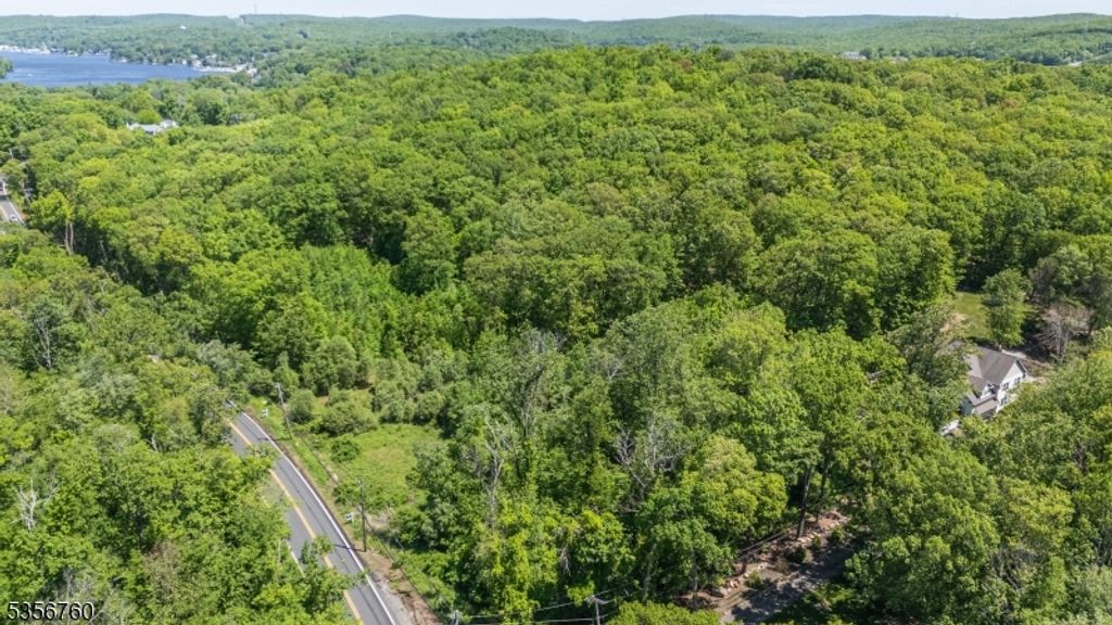 176 Espanong Rd, Jefferson Twp., NJ 07849