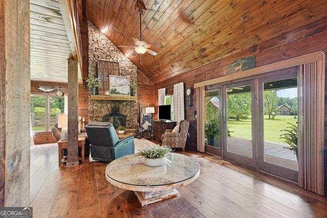 965 Bell Road 9 & 11, Mineral Bluff, GA 30559