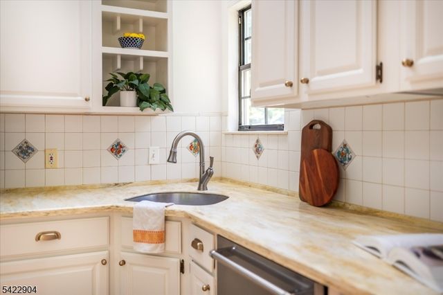 68 Susquehanna Trl, Branchburg Twp., NJ 08876