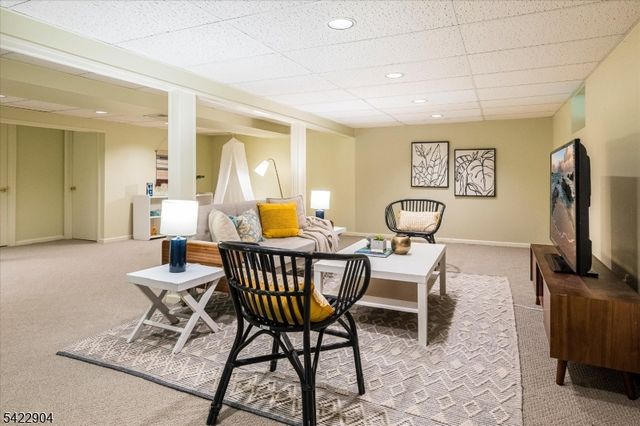 68 Susquehanna Trl, Branchburg Twp., NJ 08876