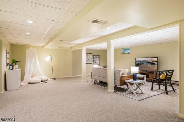 68 Susquehanna Trl, Branchburg Twp., NJ 08876