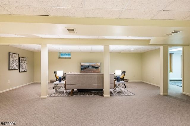 68 Susquehanna Trl, Branchburg Twp., NJ 08876