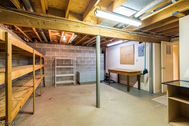 68 Susquehanna Trl, Branchburg Twp., NJ 08876