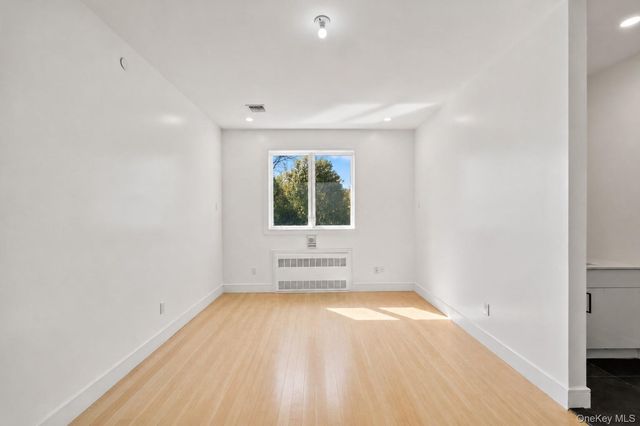 15 Warren Court 314, Monsey, NY 10952