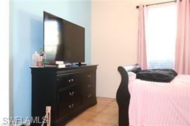 10548 Canal Brook LN, Lehigh Acres, FL 33936