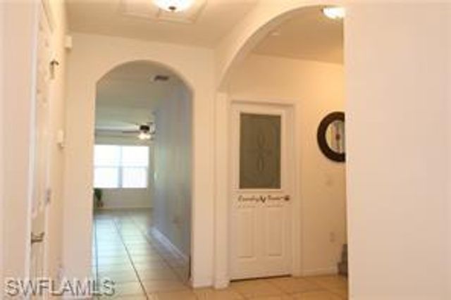 10548 Canal Brook LN, Lehigh Acres, FL 33936