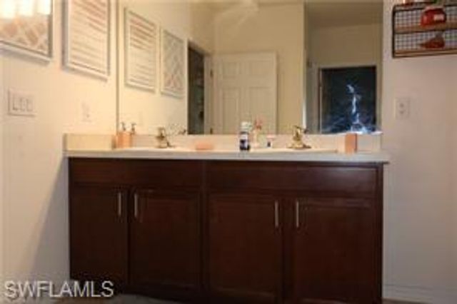 10548 Canal Brook LN, Lehigh Acres, FL 33936
