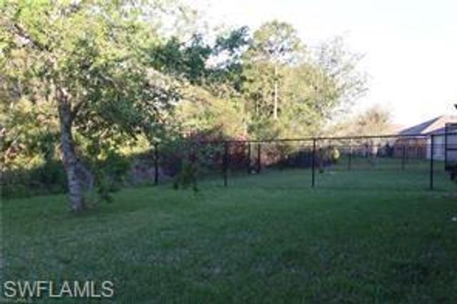 10548 Canal Brook LN, Lehigh Acres, FL 33936