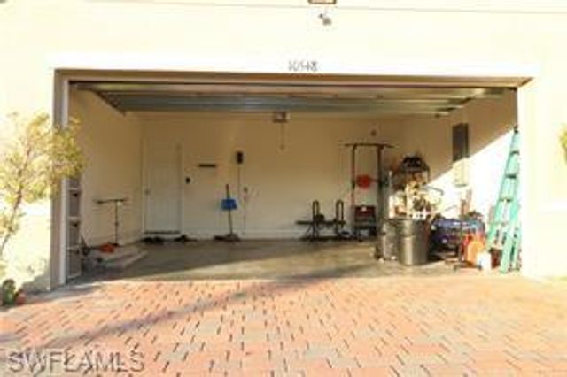 10548 Canal Brook LN, Lehigh Acres, FL 33936