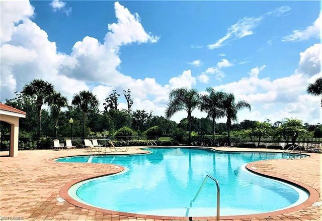 10548 Canal Brook LN, Lehigh Acres, FL 33936