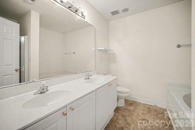 5604 Santeelah Court, Charlotte, NC 28217