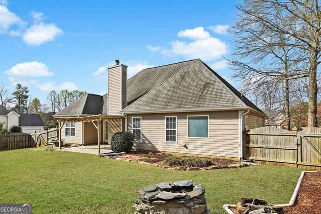 521 Red Tip Court, Loganville, GA 30052