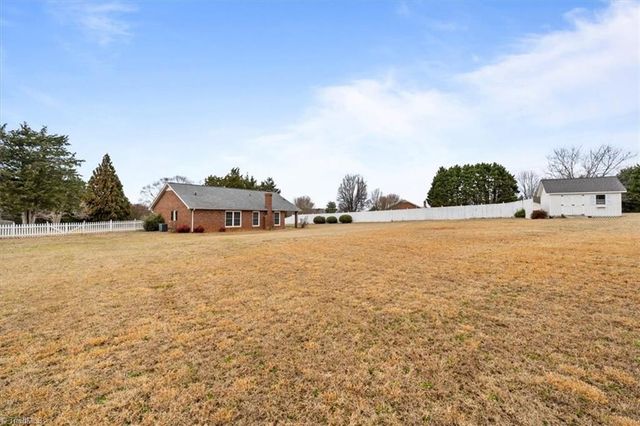 5190 Robin Lane, Randleman, NC 27317