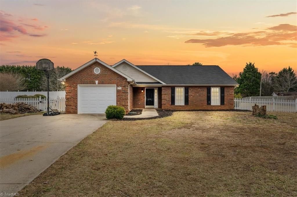 5190 Robin Lane, Randleman, NC 27317