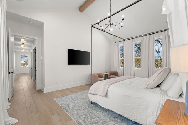 9000 Forest Hills Boulevard, Dallas, TX 75218