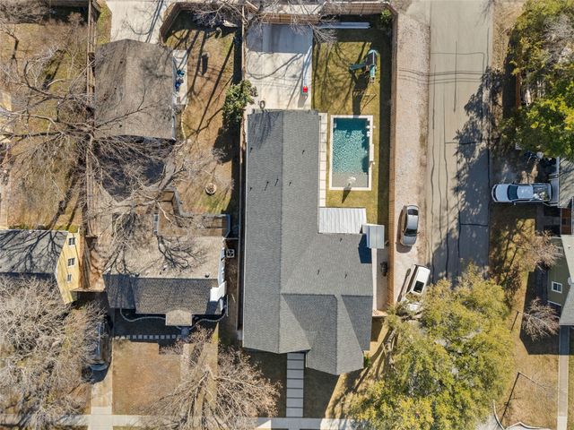 9000 Forest Hills Boulevard, Dallas, TX 75218