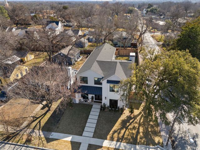 9000 Forest Hills Boulevard, Dallas, TX 75218