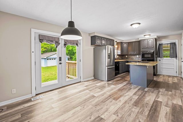 1243 Sycamore Street, Young Harris, GA 30582