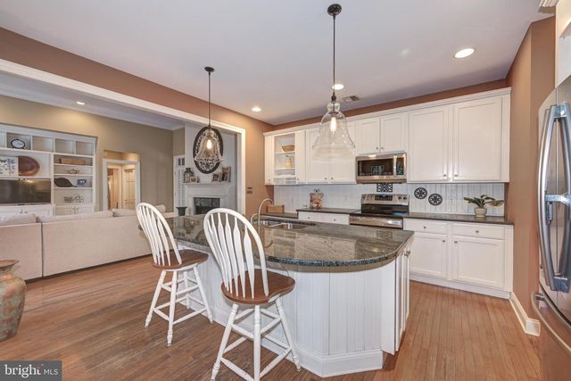 3 SCHOOLHOUSE DR, Medford, NJ 08055