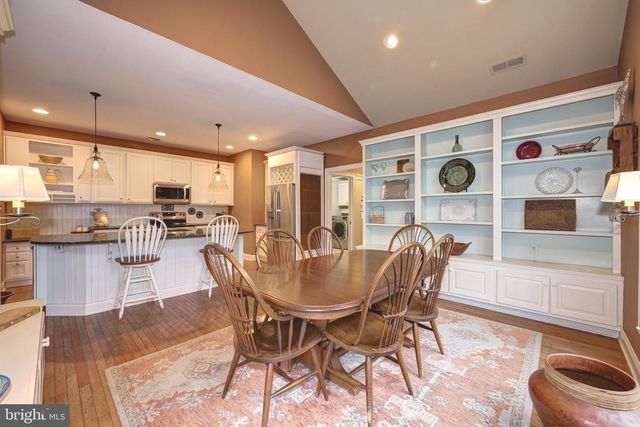 3 SCHOOLHOUSE DR, Medford, NJ 08055