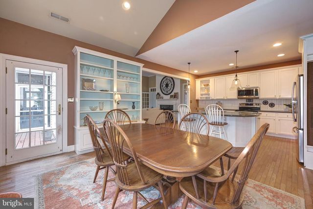 3 SCHOOLHOUSE DR, Medford, NJ 08055